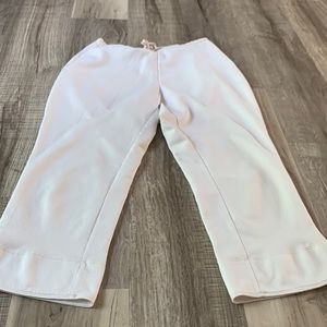 Woman’s Nike polyester pull on cropped comfy pants